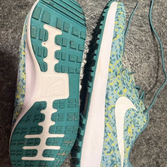 Nike Men's Roshe 2 G Spikeless Golf Shoes - Picture 6 of 6